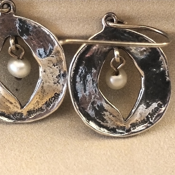 Sterling silver and pearl earrings - Picture 5 of 6